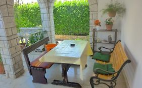 Studio Apartment Ozi